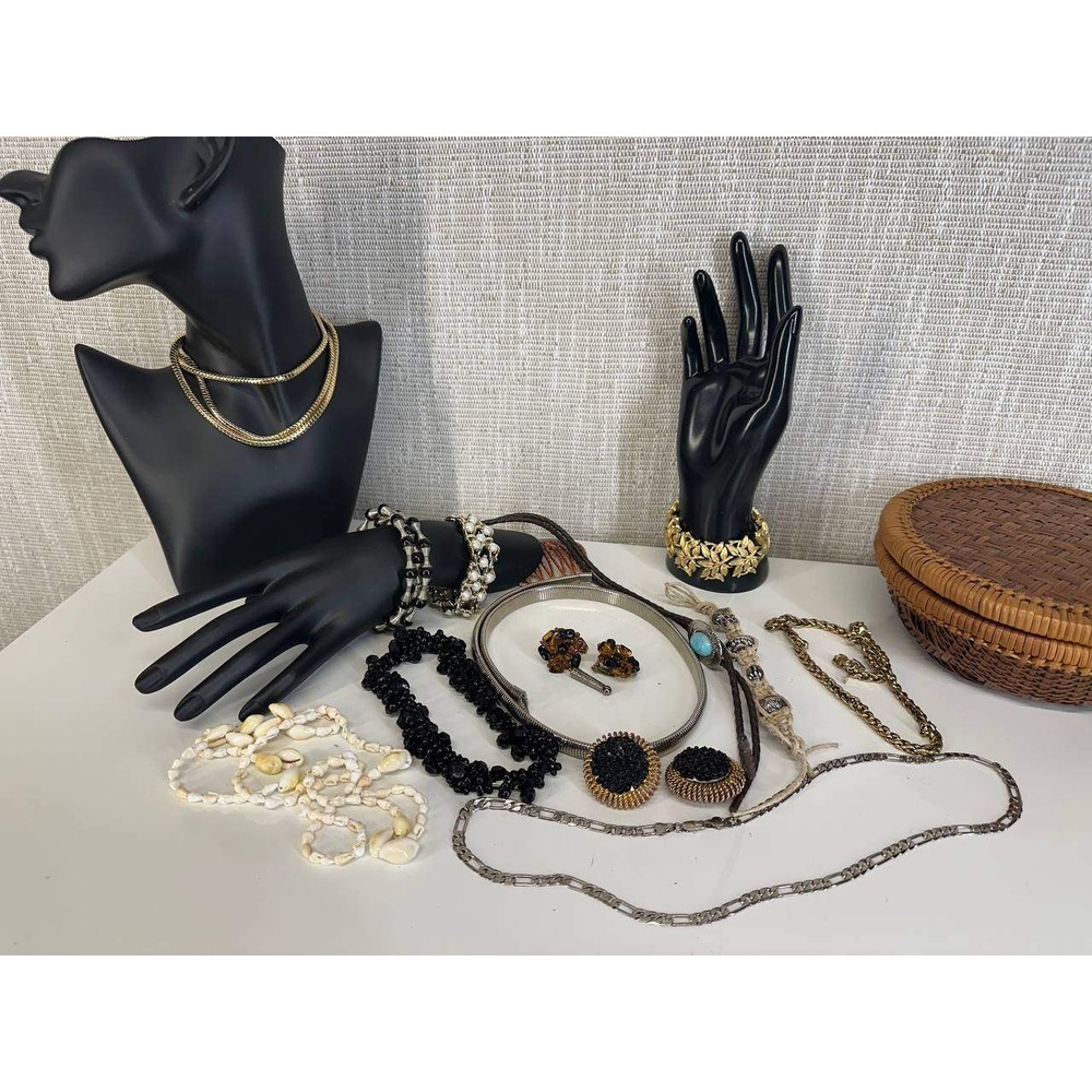Vintage Costume Jewelry Lot Gold Silver Tone Necklaces Bracelets 056 (19)